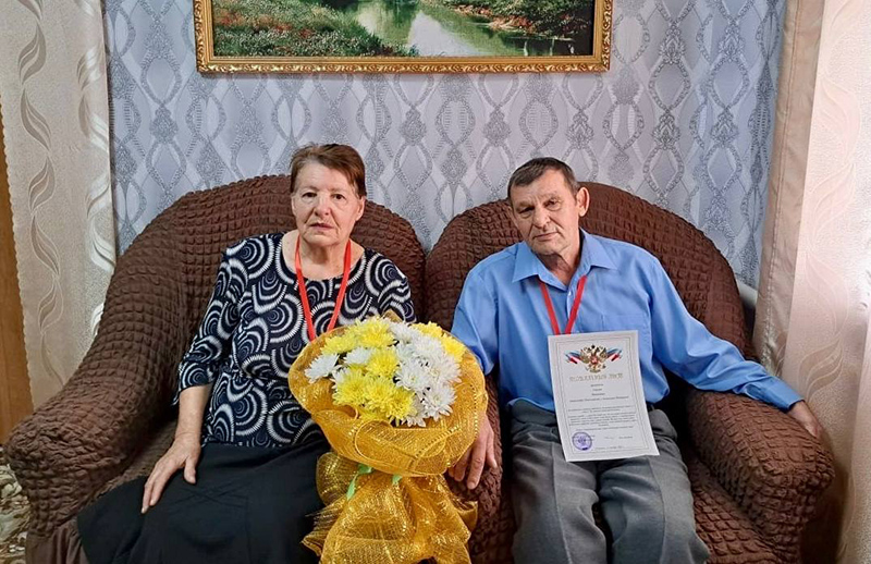 Полувековой юбилей: супруги Матузные из Питерского района отметили годовщину свадьбы.