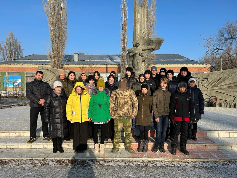 В Мироновке прошел митинг в честь Дня Героев Отечества.