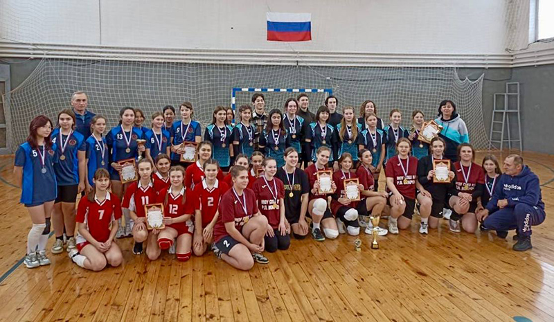 В Степном состоялся межрайонный новогодний турнир по волейболу среди девушек 2009-2011 г.р..