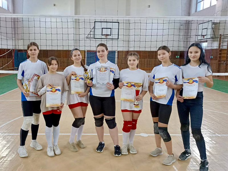 В минувшие выходные состоялся волейбольный турнир среди девушек 2006 г.р. и младше, посвящённый 30-летию Конституции Российской Федерации.