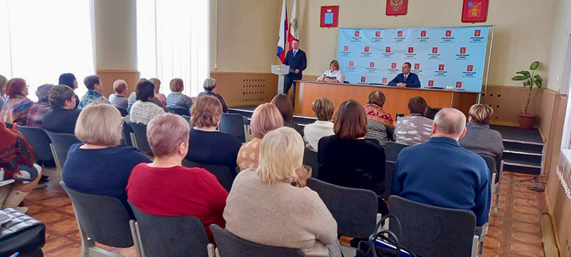 Питерский район посетил заместитель Председателя Правительства Саратовской области - министр образования Михаил Орлов.