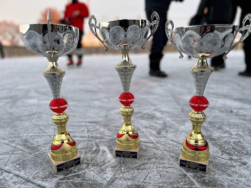 В минувшие выходные прошел турнир по хоккею на кубок депутатов Мироновского муниципального образования Питерского района.