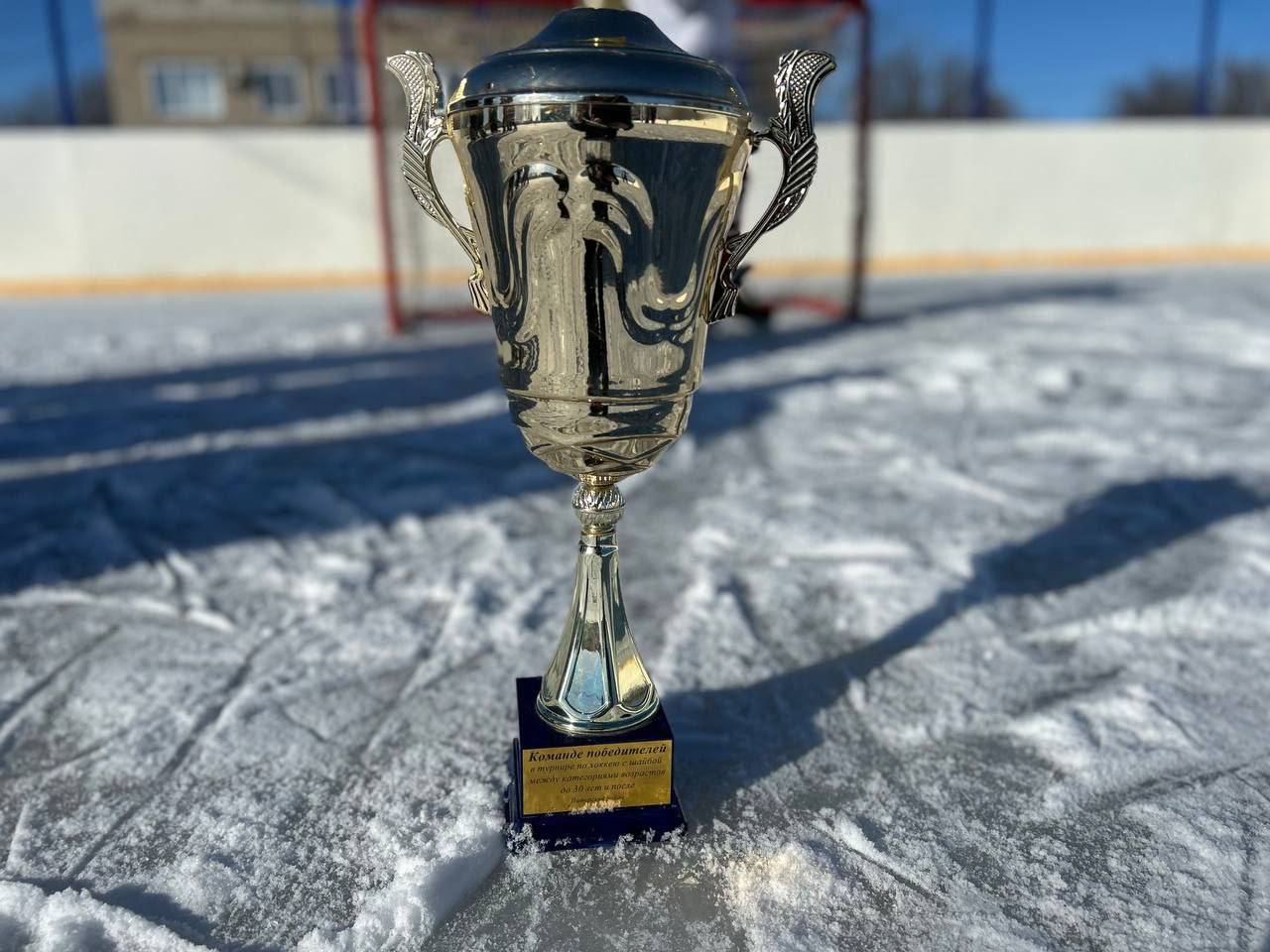 На прошедших выходных в Питерке состоялся традиционный турнир среди местных хоккеистов.