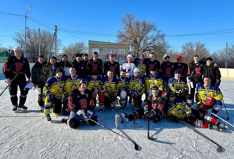 Состоялся традиционный турнир между питерскими хоккейными командами на Кубок Владимира Корнейчука.