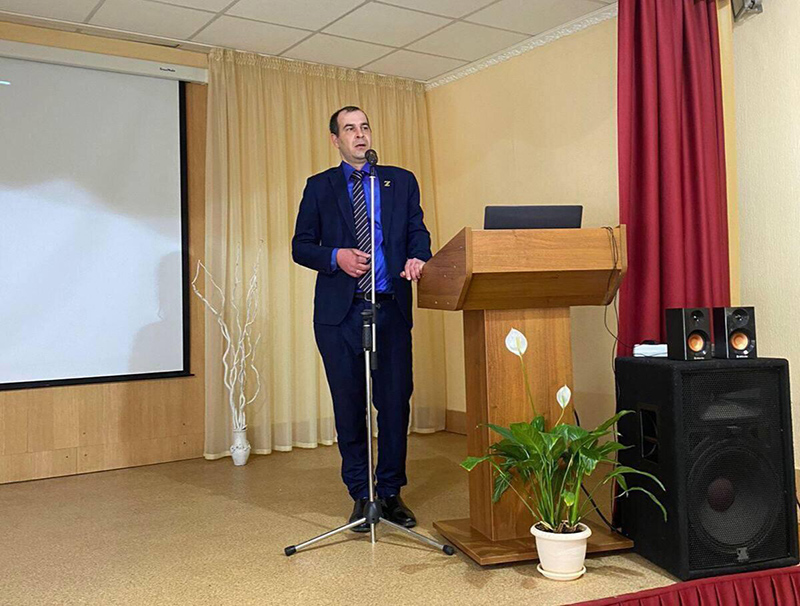Главный врач Питерской районной больницы Алексей Рябов принял участие в ярмарке вакансий для выпускников Энгельсского медицинского колледжа Святого Луки.