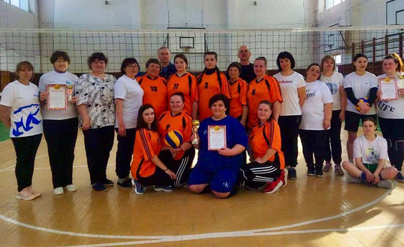 В детско - юношеской спортивной школе состоялся районный турнир по волейболу среди женских команд, посвящённый Международному женскому дню.