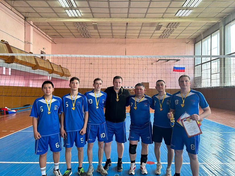 В Новоузенске прошёл межрайонный турнир по волейболу среди мужских команд, посвященный памяти легендарного пограничника Никиты Карацупы.