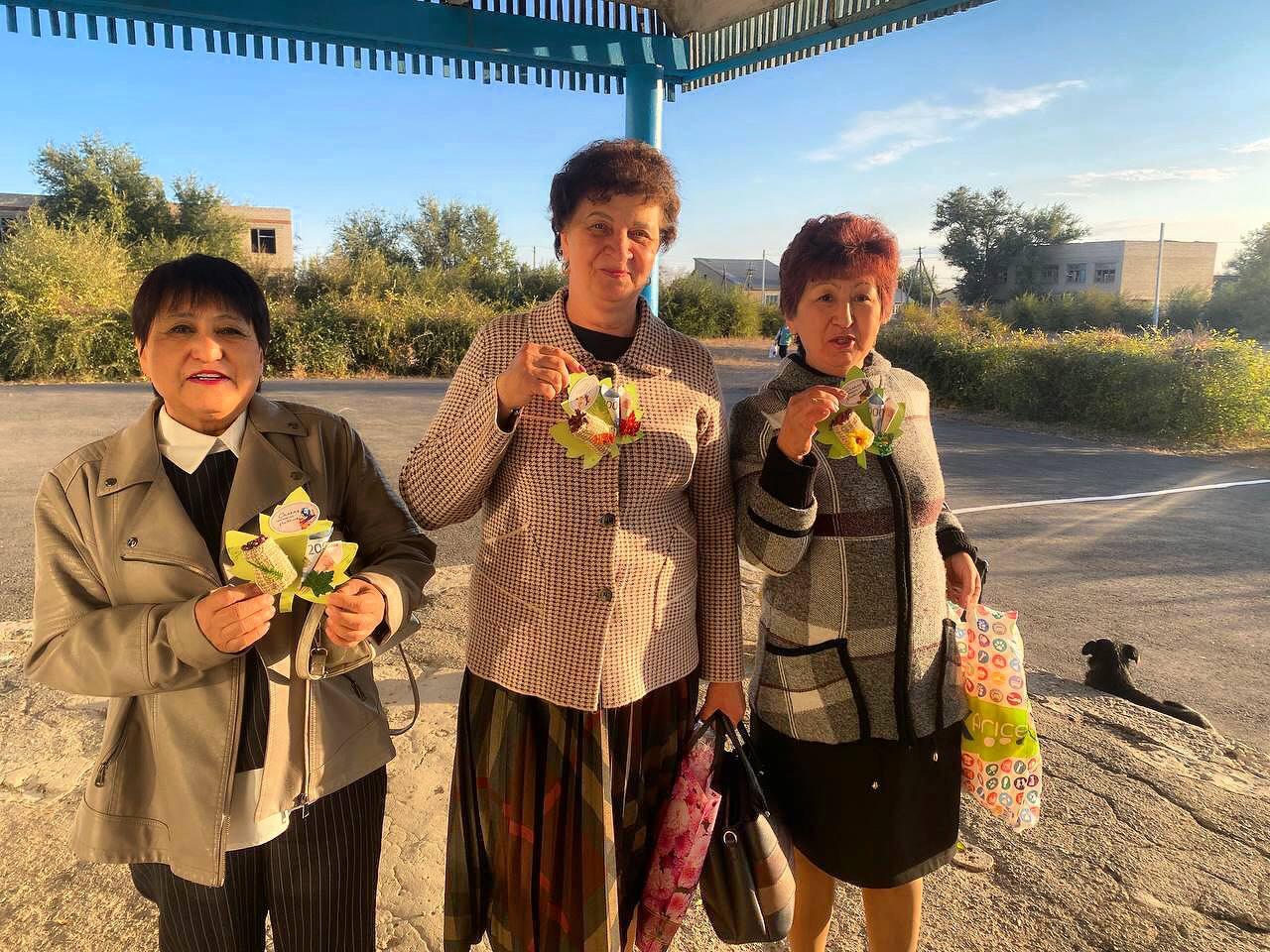 В Питерском районе поздравили ветеранов педагогического труда!.