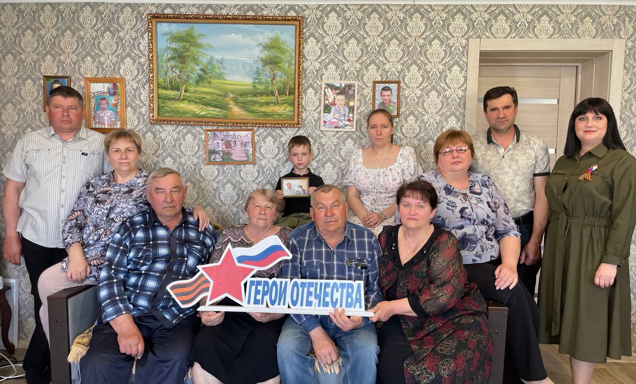 В рамках проекта Юлии Мельниковой «Герои Отечества» семьи Чистикиных, Калужских, Михайловых и Бауман поделились трогательными историями о своих предках — героях Великой Отечественной войны.