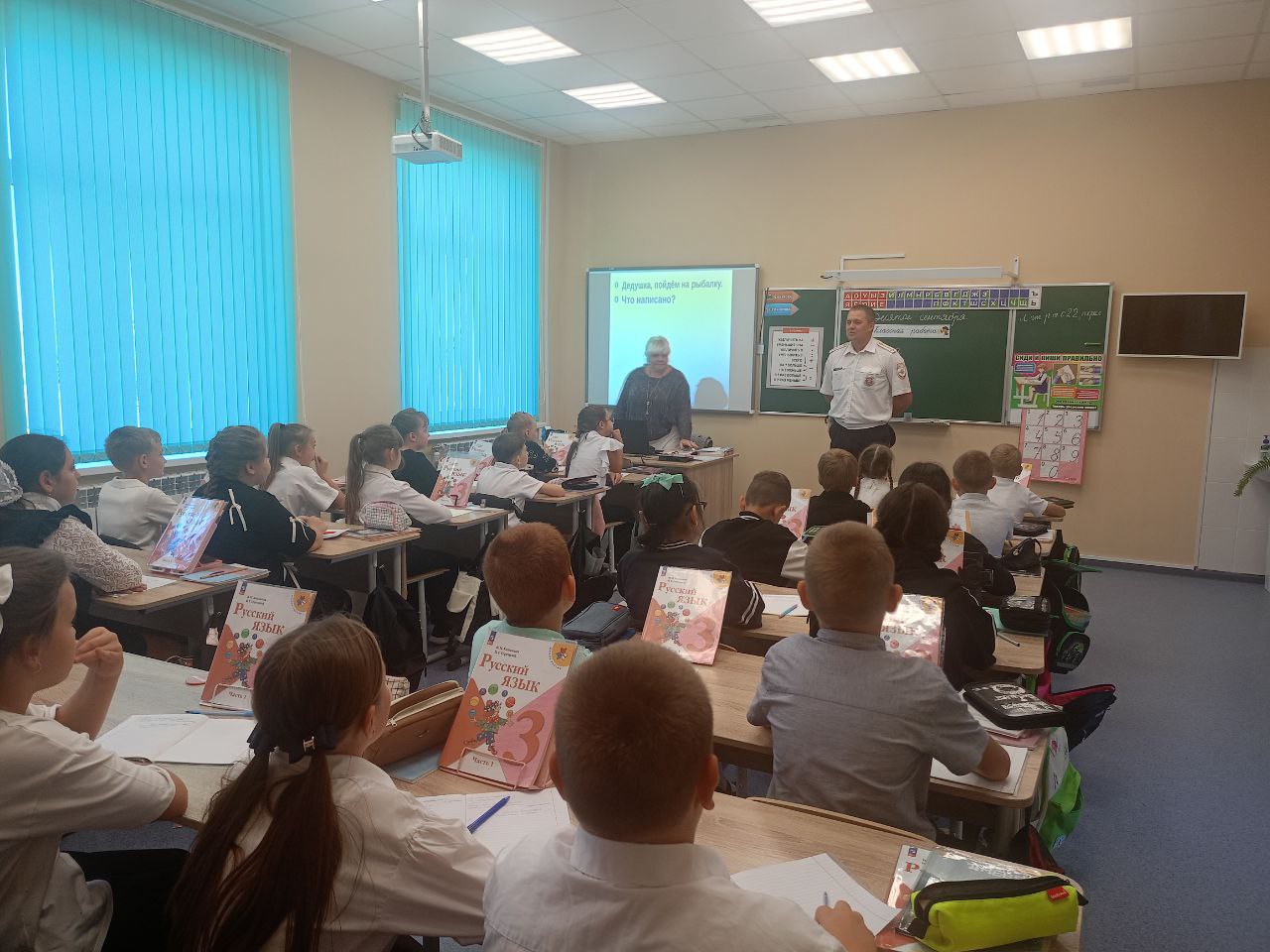 Госавтоинспекция проводит мероприятие «Внимание, дети идут в школу».