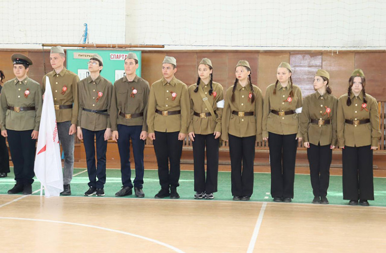 В Питерском районе состоялся муниципальный этап Всероссийской военно-патриотической игры «Зарница 2.0» среди старшей возрастной категории.